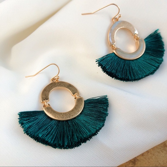 Jewelry - TASSEL EARRING